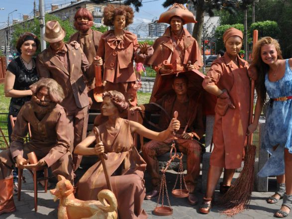 Живые статуи в Красноярске